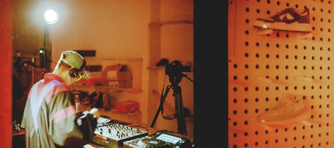 14 safensound, sneakerarber